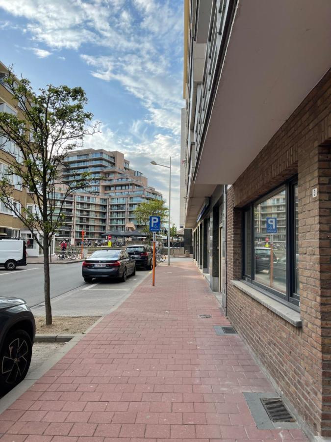 Lovely 2 Bedroom Appartment Near Knokke-Strand Beach Bar Exterior photo